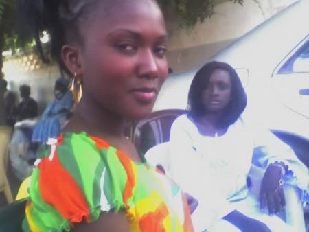 mbayang deri&eacute;re c est moi